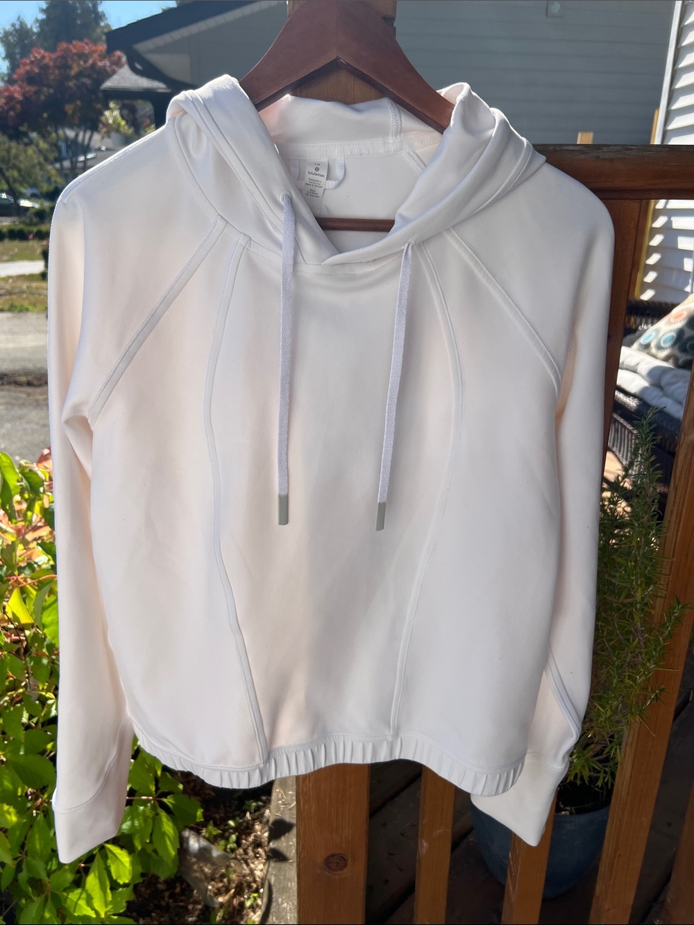 Lululemon White Never Still Cropped Pullover Hoodie Size 10